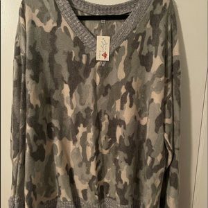 Camo Long Sleeve Top (1X)